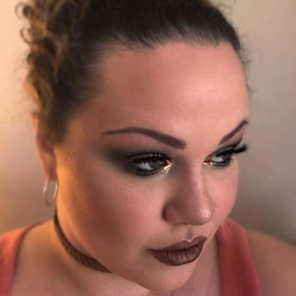 Meet your Posher, Chloe